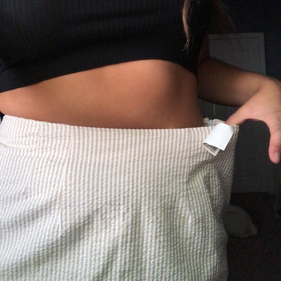 Guess Mini Skirt - Picture 3 of 5